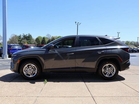 New 2025 Hyundai Tucson SE image 3