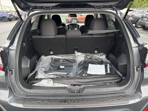 Used 2025 Subaru Crosstrek 2.0i image 12