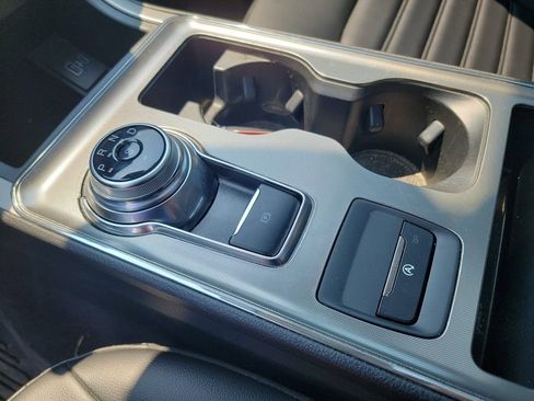 Used 2022 Ford Edge SEL w/ Convenience Package image 25