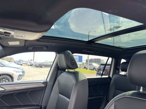 Certified 2023 Volkswagen Tiguan SE R-Line image 19