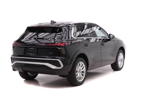 New 2026 Audi Q3 quattro 2.0T AWD/4WD image 4