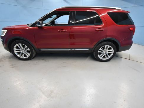 Used 2017 Ford Explorer XLT w/ Equipment Group 202A image 33