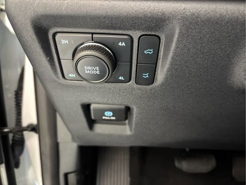 Used 2025 Ford Expedition Active AWD/4WD image 16