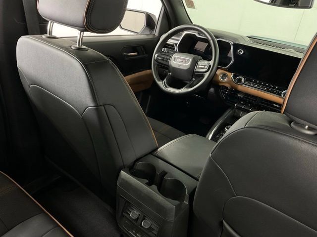 Used 2025 GMC Canyon AT4 w/ Nightfall Edition AWD/4WD image 32