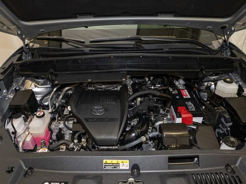 Used 2024 Toyota Highlander XLE image 22