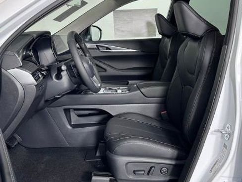 Certified 2026 INFINITI QX60 Pure w/ Cargo Package FWD image 12
