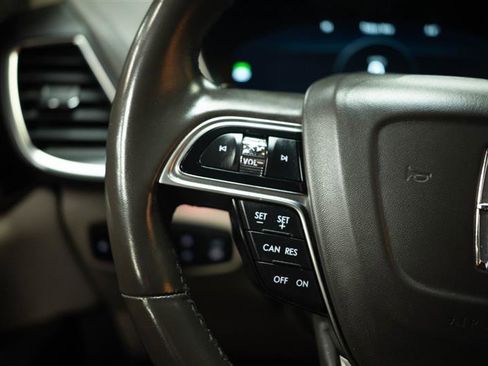 Used 2019 Lincoln Nautilus Reserve AWD/4WD image 28