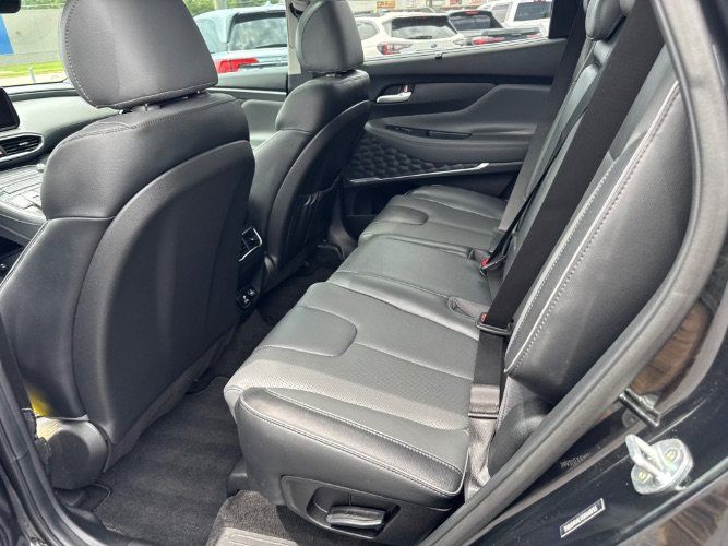 Used 2022 Hyundai Santa Fe Limited FWD image 13