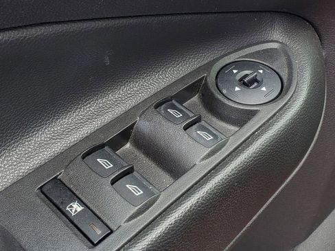 Used 2015 Ford Escape SE FWD image 12