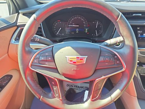 Used 2018 Cadillac XT5 Luxury w/ Driver Awareness Package AWD/4WD image 14