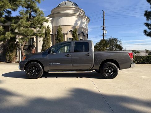 Used 2012 Nissan Titan SV image 5