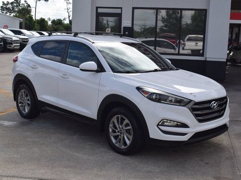 Used 2016 Hyundai Tucson SE w/ Option Group 02 FWD image 2