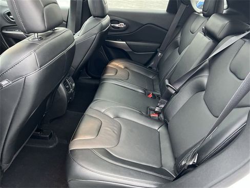 Used 2022 Jeep Cherokee Limited image 23