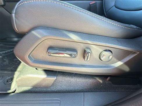 New 2025 Honda Pilot Touring image 11