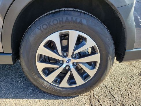 Used 2025 Subaru Outback Premium w/ Popular Package #1A image 10