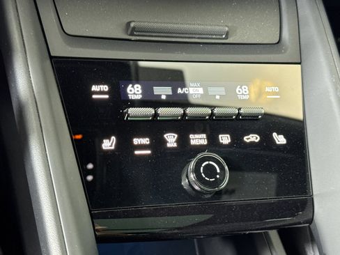 Certified 2025 Porsche Macan 4 Electric AWD/4WD image 21
