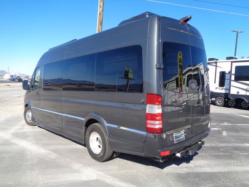 Used 2014 Mercedes-Benz Sprinter 3500 image 13