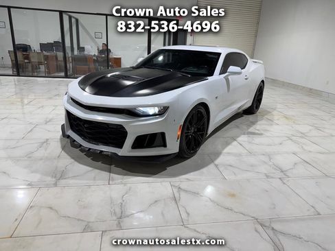 Used 2020 Chevrolet Camaro SS image 1