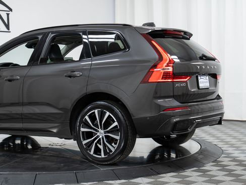 Certified 2023 Volvo XC60 B5 Plus w/ Climate Package image 29