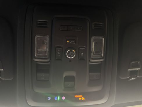 Used 2022 Chevrolet Suburban Z71 w/ Z71 Off-Road Package image 27