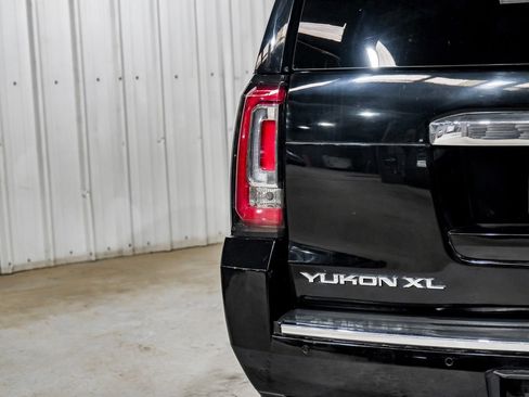 Used 2017 GMC Yukon XL Denali w/ Open Road Package AWD/4WD image 52