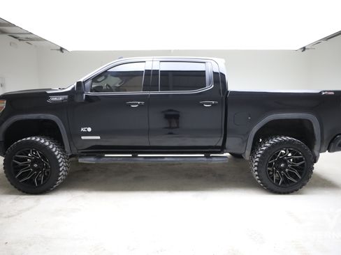 Used 2022 GMC Sierra 1500 Elevation AWD/4WD image 2