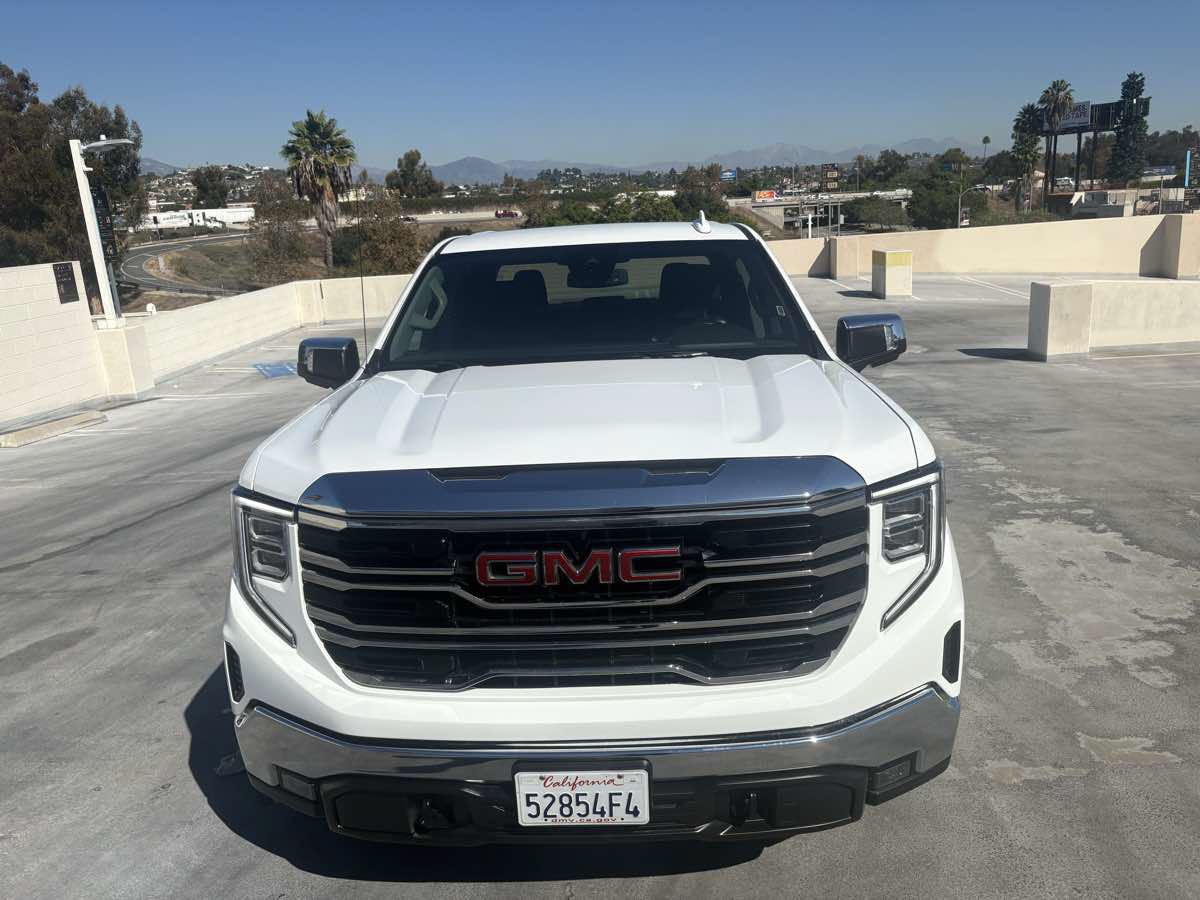 Used 2025 GMC Sierra 1500 SLT AWD/4WD image 6