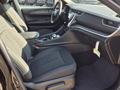 New 2026 Jeep Grand Cherokee L 4WD image 17