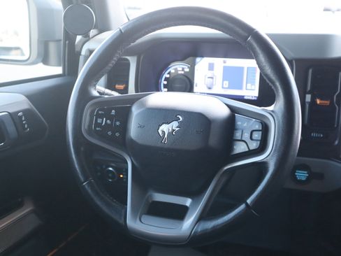 Used 2023 Ford Bronco Badlands image 15