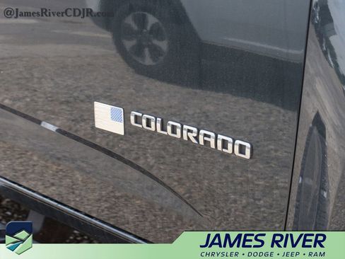 Used 2018 Chevrolet Colorado LT w/ LT Convenience Package AWD/4WD image 3