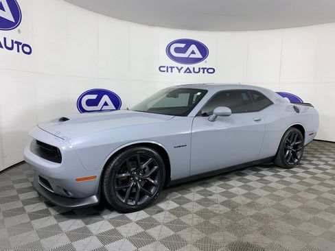 Used 2022 Dodge Challenger R/T w/ Plus Package image 7