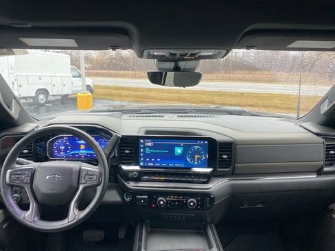 Used 2024 Chevrolet Silverado 2500 ZR2 w/ Technology Package image 20