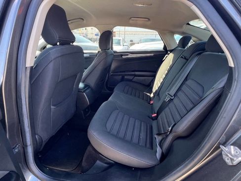 Used 2017 Ford Fusion SE image 23