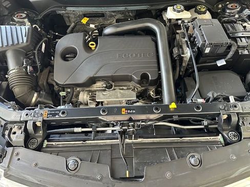 Used 2023 Chevrolet Equinox LT image 30