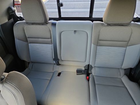 Used 2022 Nissan Frontier SV image 36