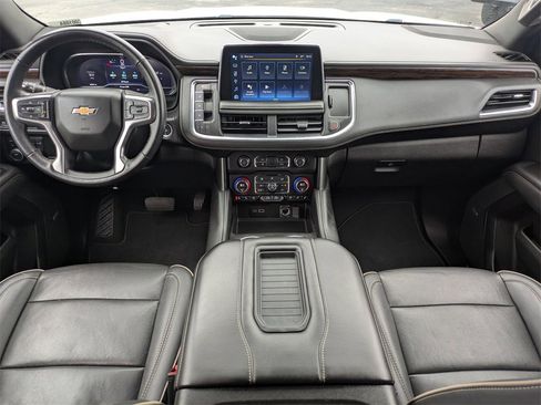 Used 2022 Chevrolet Suburban Premier image 12