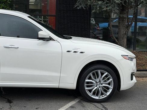 Used 2022 Maserati Levante GT AWD/4WD image 23