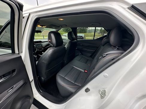 Used 2019 Nissan Kicks SR w/ SR Premium Package FWD image 18