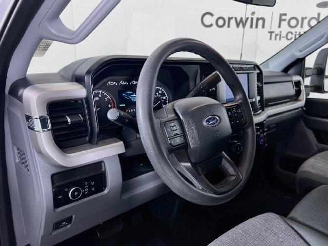 Used 2024 Ford F250 XLT w/ FX4 Off-Road Package AWD/4WD image 3