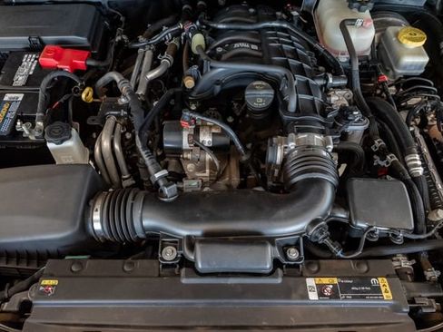 Used 2023 Jeep Wrangler Unlimited Sport AWD/4WD image 3