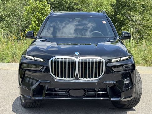 Used 2026 BMW X7 xDrive40i w/ M Sport Package image 2