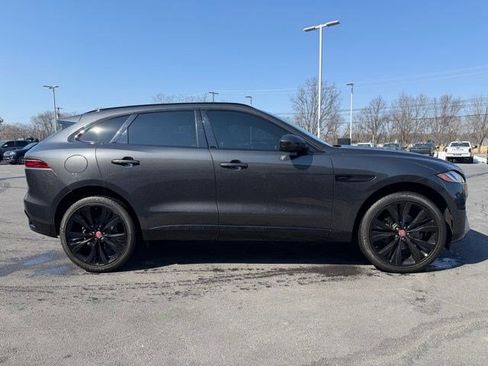 Used 2023 Jaguar F-PACE S image 8