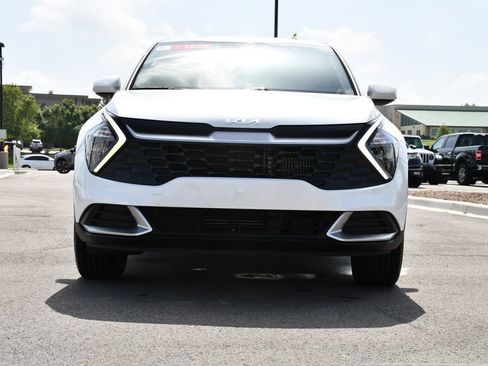 Used 2023 Kia Sportage LX AWD/4WD image 2
