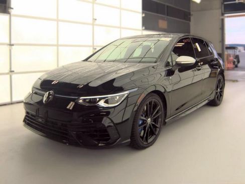 Used 2024 Volkswagen Golf R AWD/4WD image 2