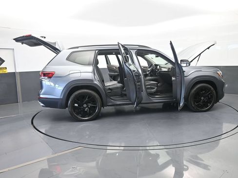 Used 2024 Volkswagen Atlas SE w/ Panoramic Sunroof Package FWD image 73