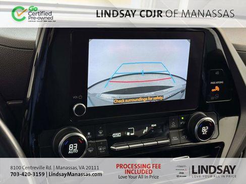 Used 2023 Toyota Highlander LE FWD image 24