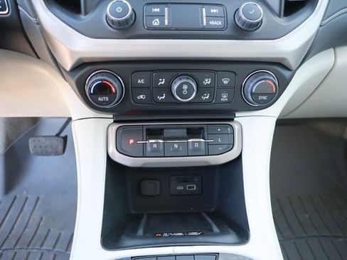 Used 2023 GMC Acadia Denali w/ Denali Ultimate Package image 40