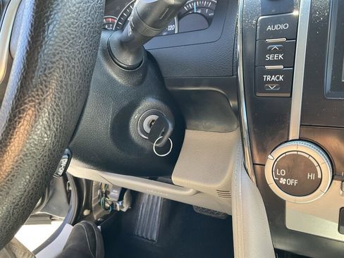 Used 2012 Toyota Camry LE FWD image 26