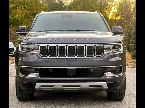 Used 2024 Jeep Wagoneer L Series II w/ Flexible Seating Group image 5