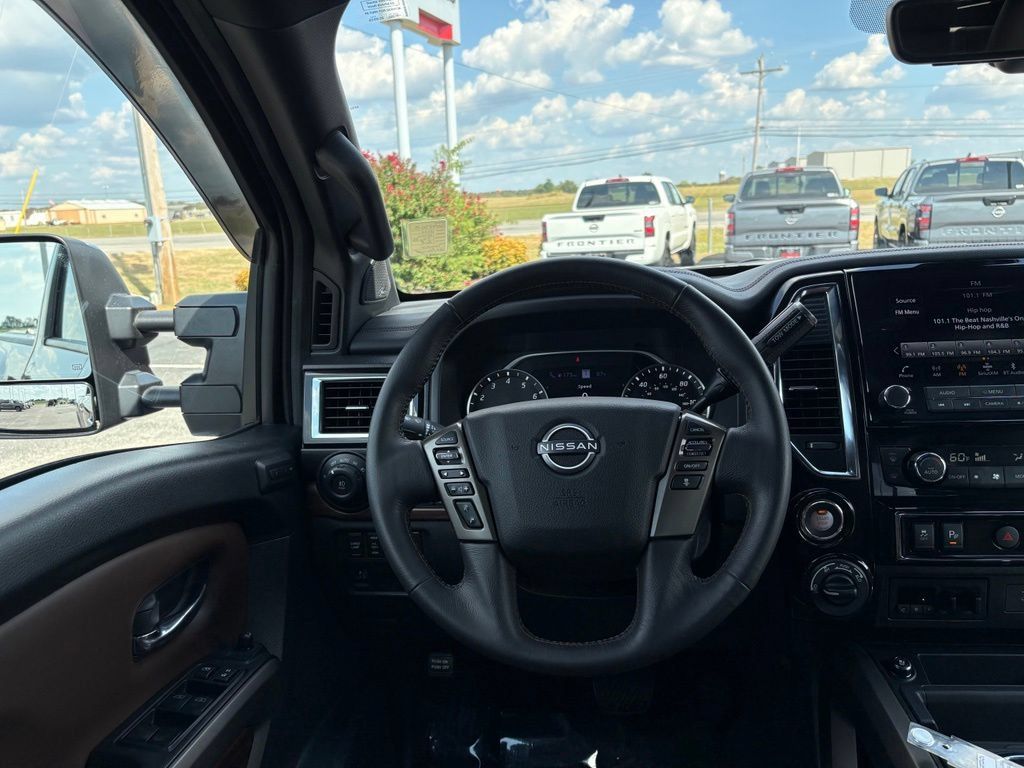 Used 2023 Nissan Titan Platinum Reserve AWD/4WD image 18